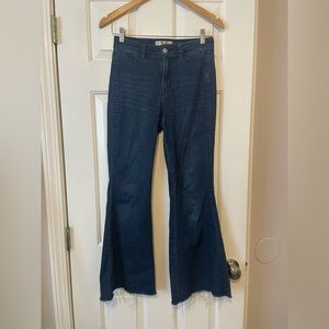 🪴Bell Bottoms Bonanza! We The Free High-Rise Distressed Cuff Jeans 0131